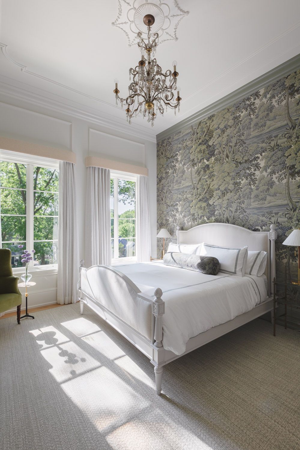 High-end wallpaper design in dining room